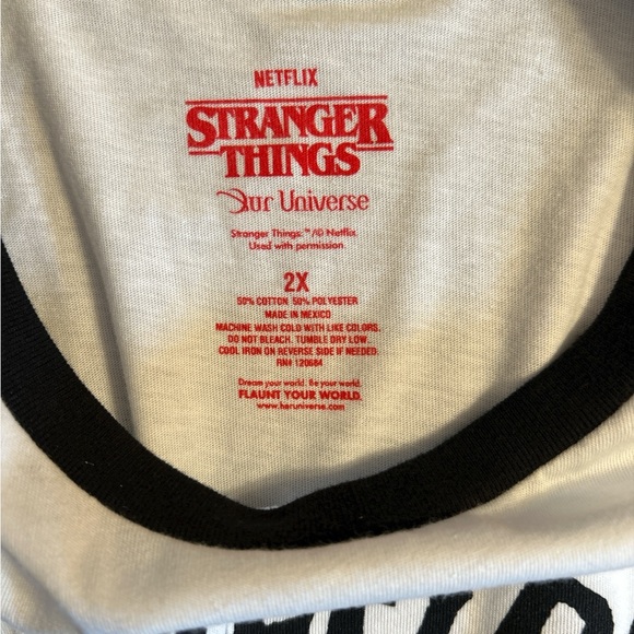 Netflix Stranger Things Black and White Shirt Women’s Size 2XL - Picture 4 of 4